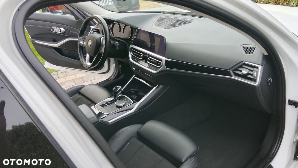 BMW Seria 3 320d Sport Line - 20