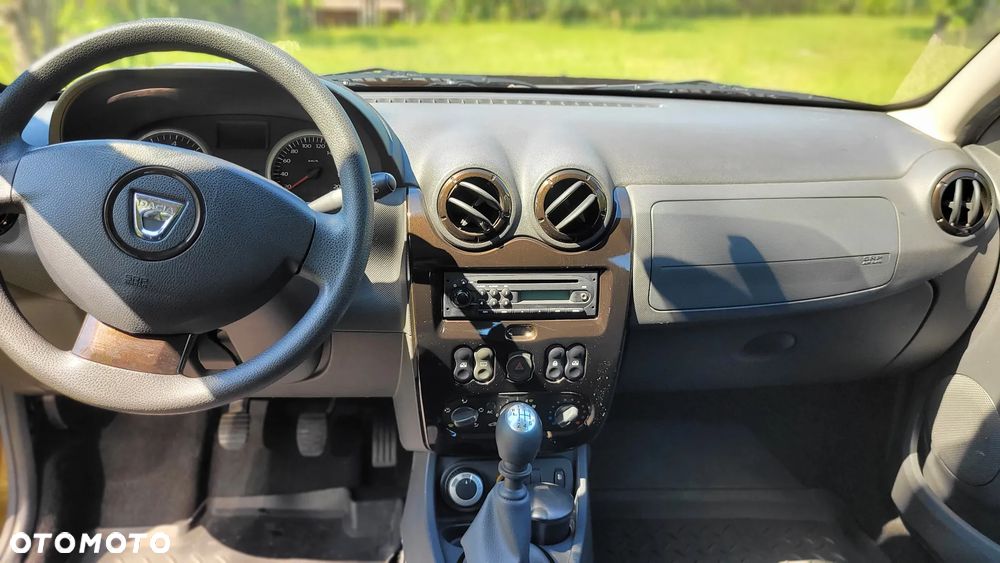 Dacia Duster 1.6 Laureate 4x4 - 12
