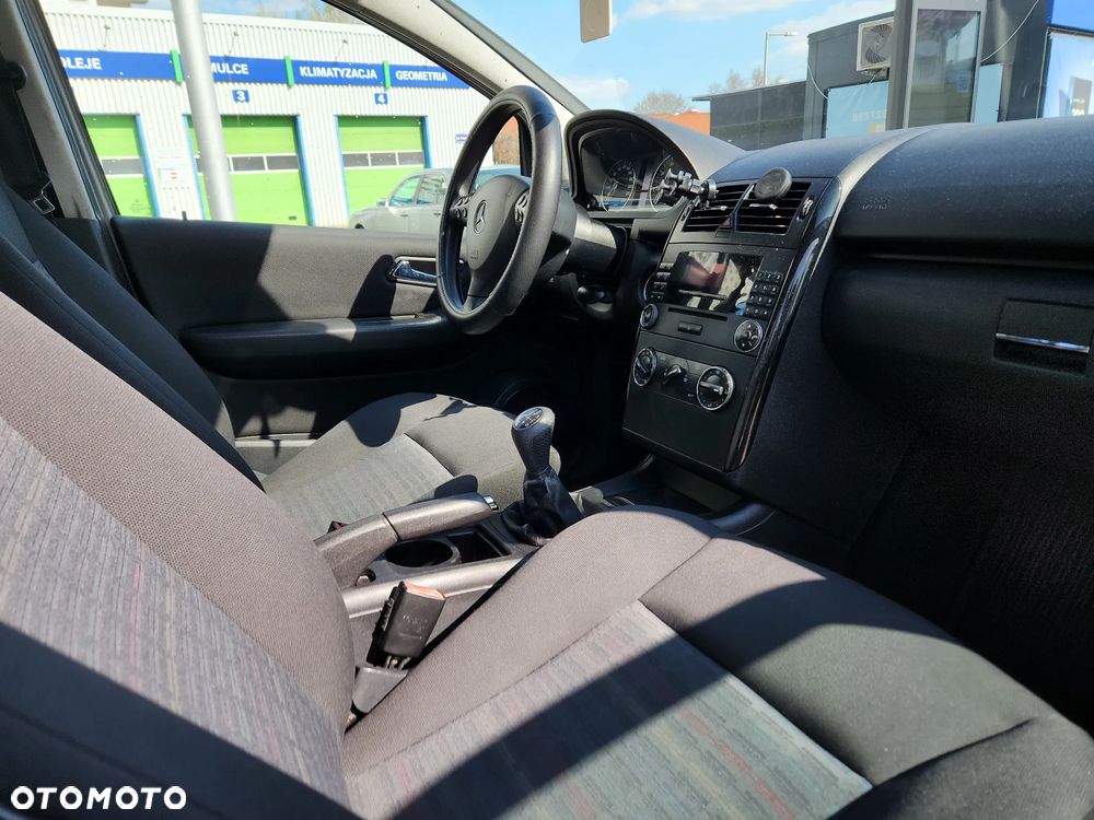 Mercedes-Benz Klasa A 150 Classic Polar Star - 3