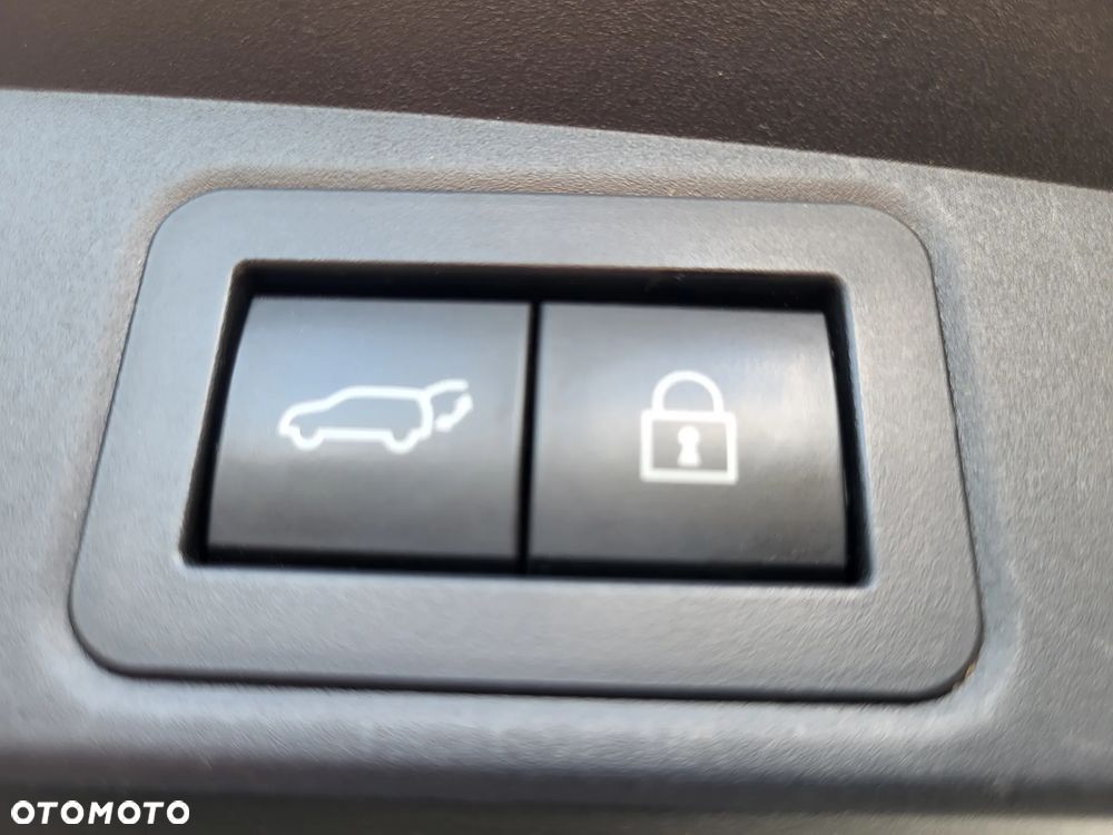 Toyota Corolla 2.0 Hybrid Executive - 22