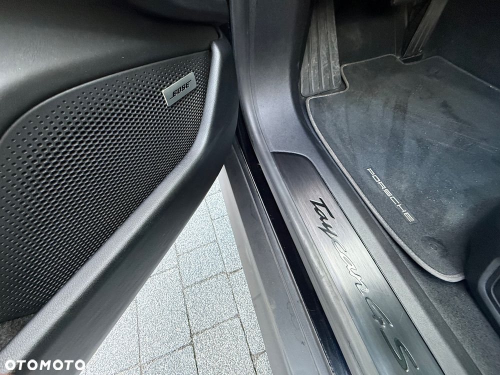 Porsche Taycan 4S - 11