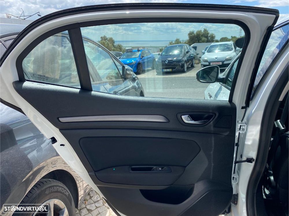 Renault Mégane 1.5 Blue dCi Intens - 8