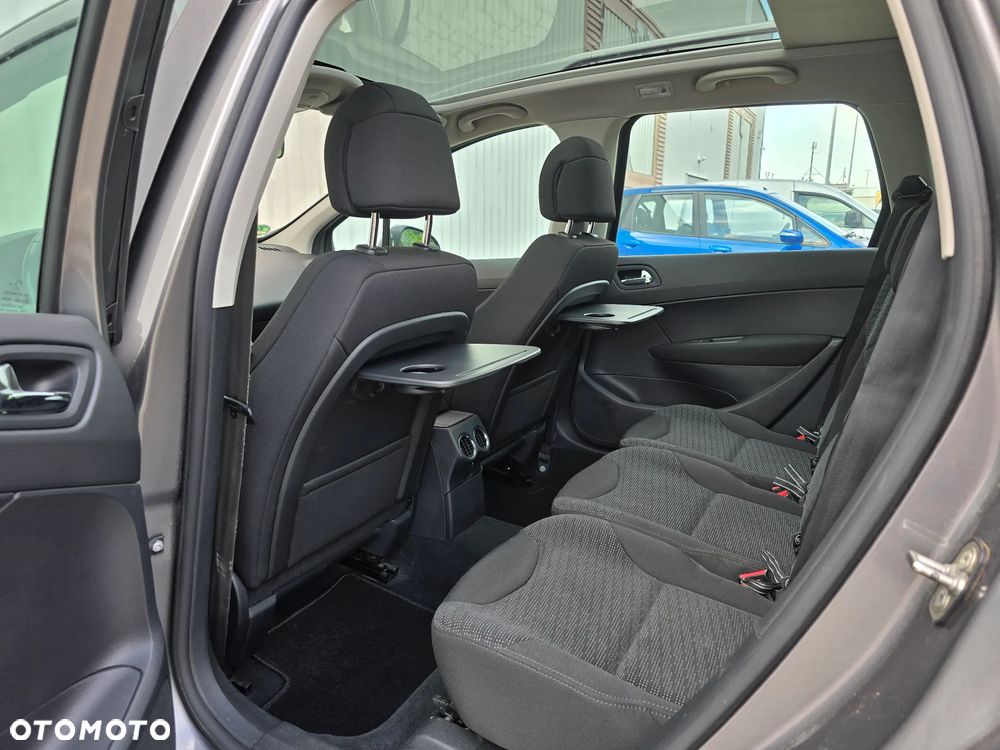 Peugeot 308 1.6 HDi Premium - 18