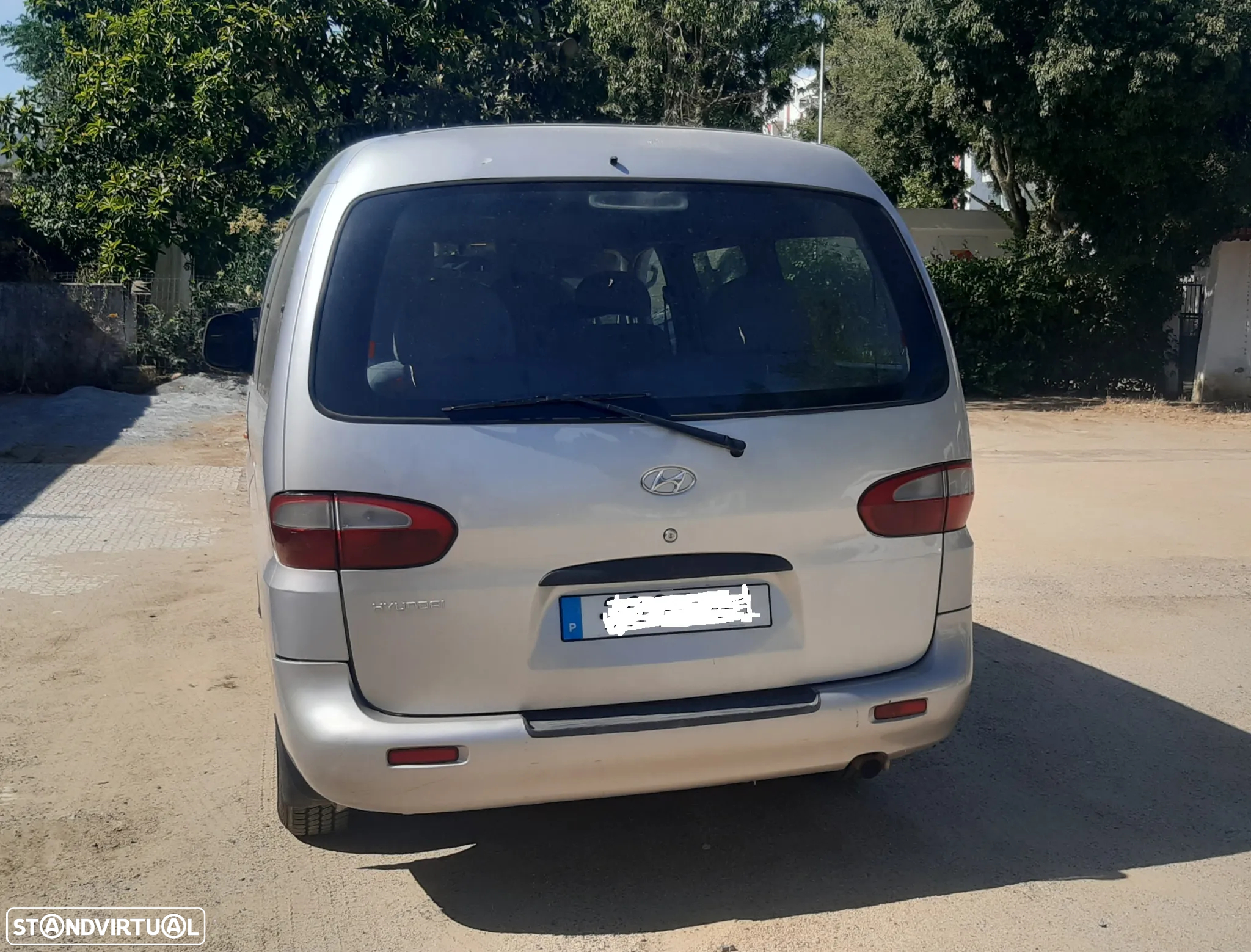 Hyundai H-1 Starex - 4
