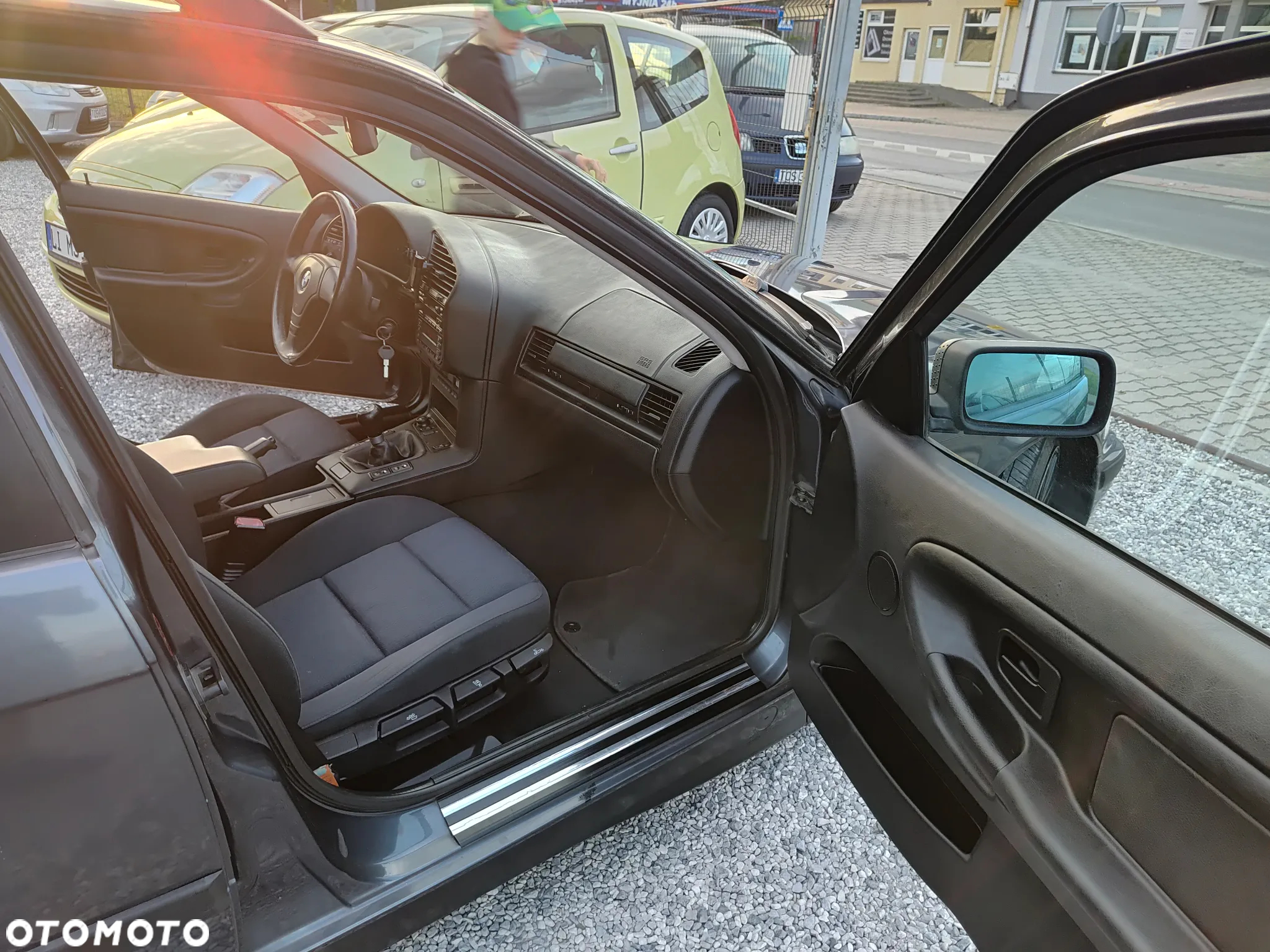 BMW Seria 3 320i - 16