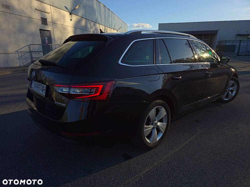 Skoda Superb 2.0 TDI DSG Style - 4