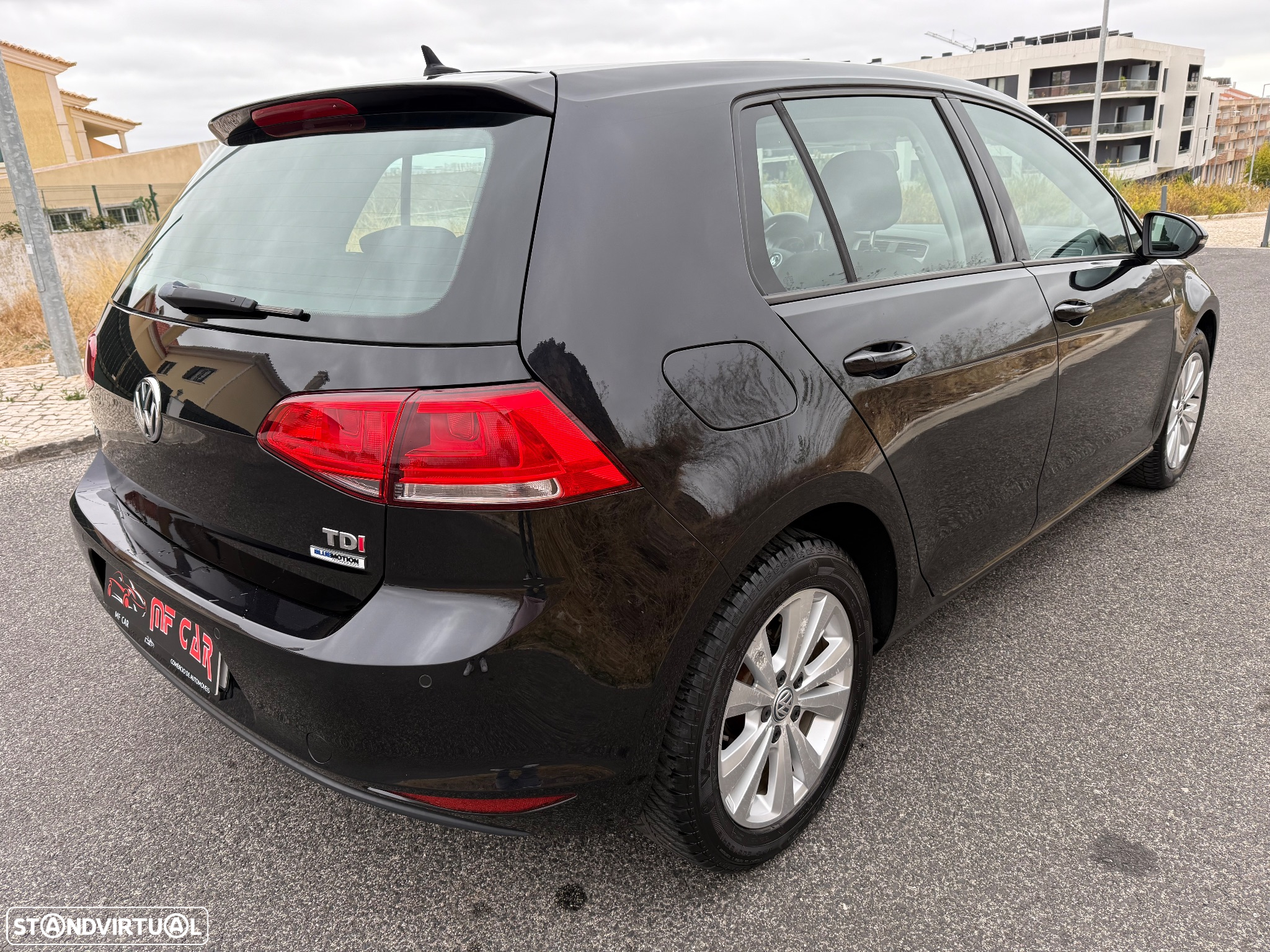 VW Golf 1.6 TDi BlueMotion Confortline - 8