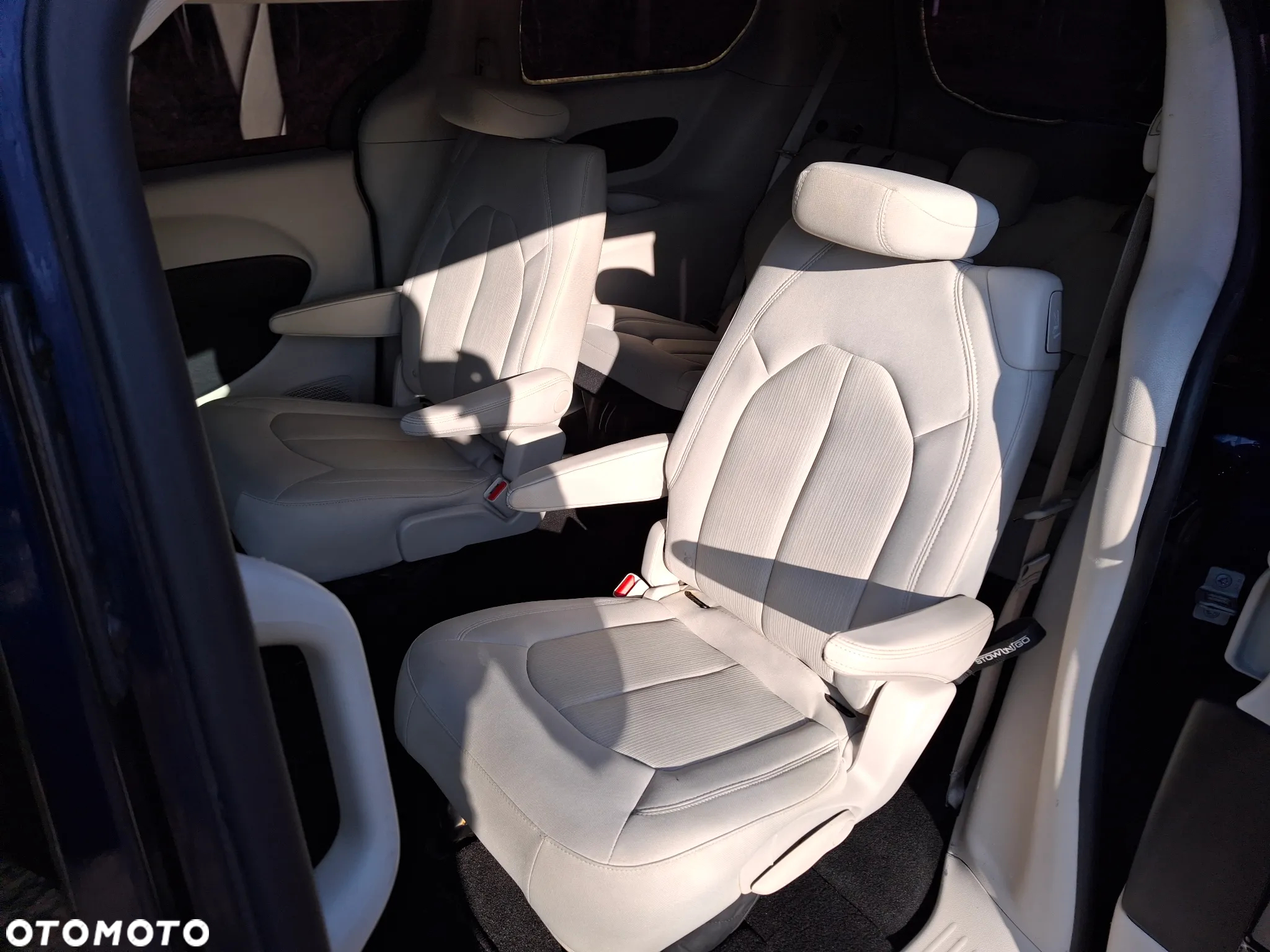 Chrysler Pacifica - 8