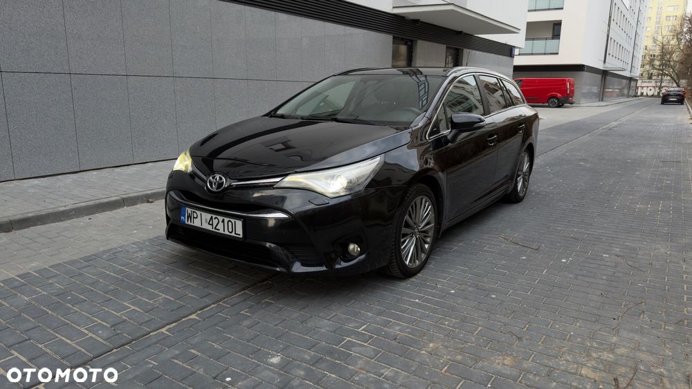 Toyota Avensis Touring Sports 1.8 Multidrive S Executive - 1