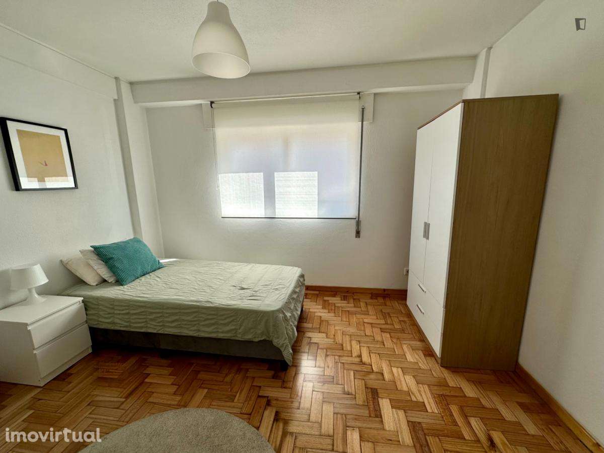 Quarto - localizado em Ramalde Porto - Grande imagem: 3/7