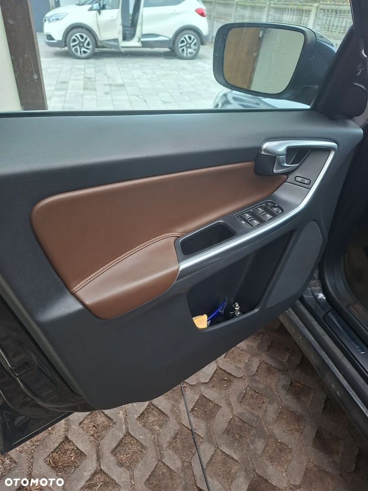 Volvo XC 60 T6 AWD Kinetic - 17