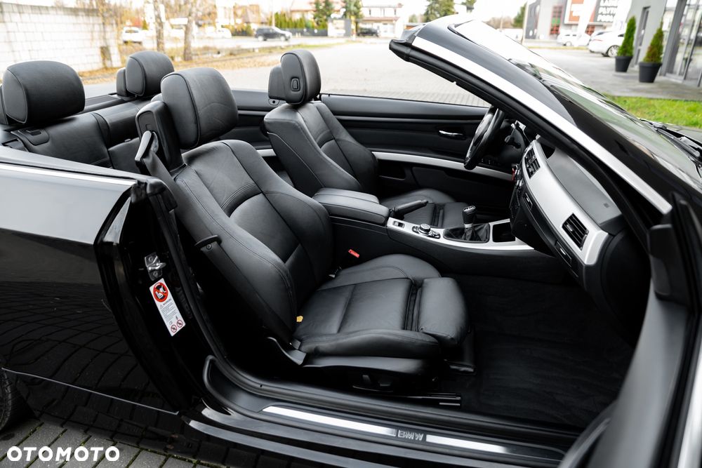 BMW Seria 3 325i Cabrio M Sport Edition - 33