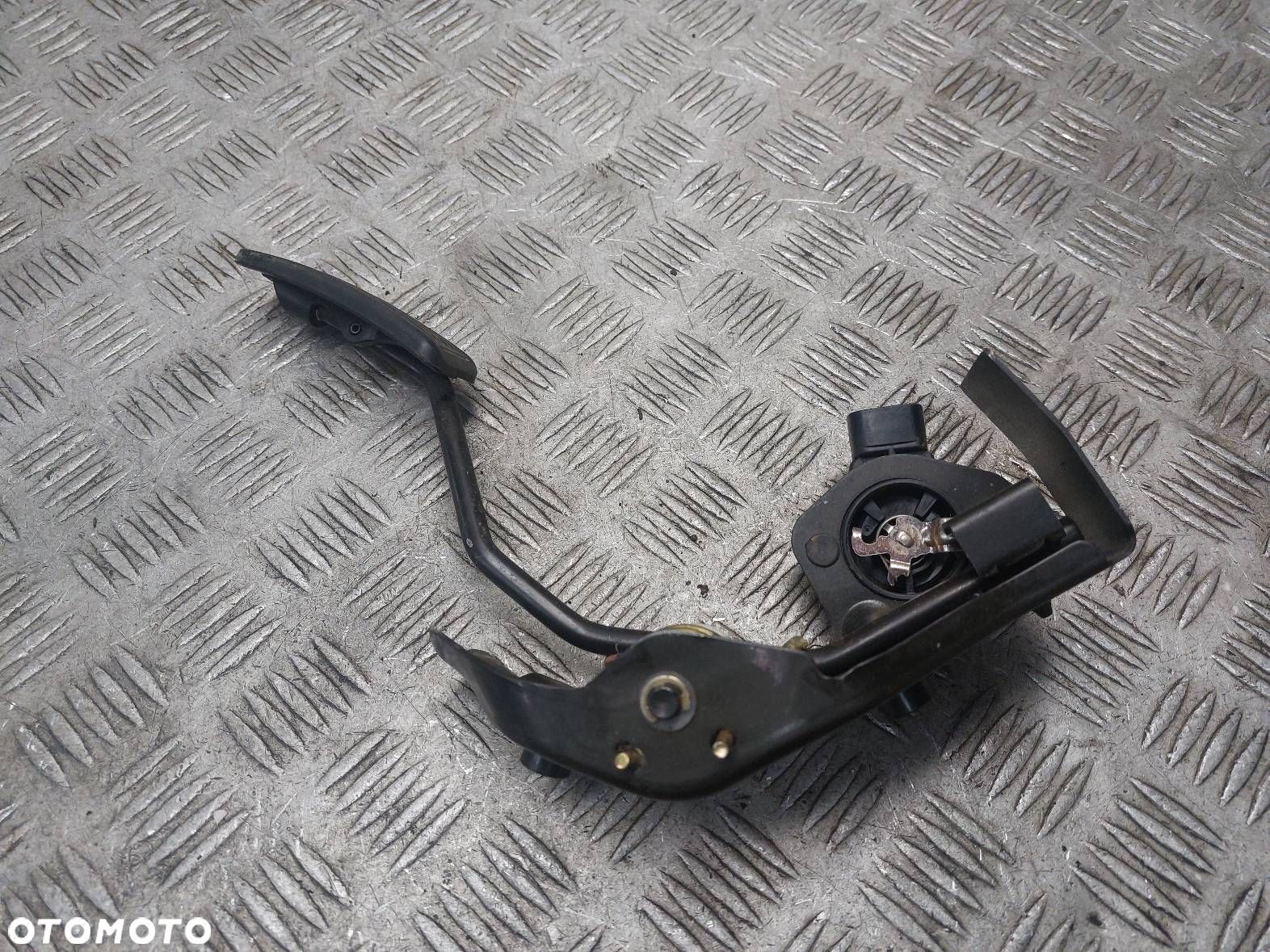 PEDAŁ GAZU POTENCJOMETR TOYOTA COROLLA E12 2.0 D4D 89281-47010 - 1