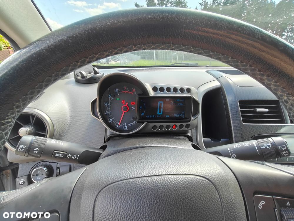 Chevrolet Aveo 1.6 LTZ - 7