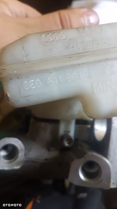 Pompa serwa hamulca ze zbiorniczkiem Audi A4B6 B7 - 3