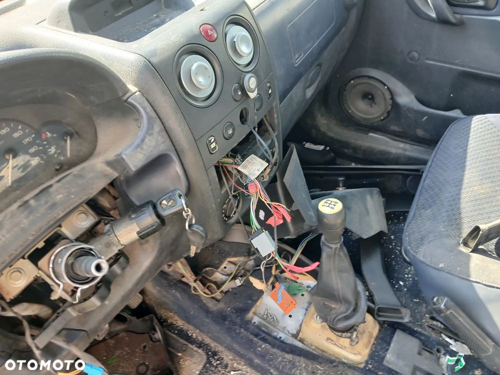 citroen berlingo I lift EWP fotel fotele kanapa deska kokpit podsufitka boczek boczki klamka - 5