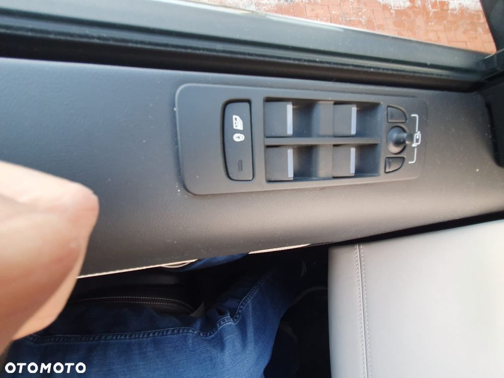 Land Rover Discovery Sport 2.0 P250 mHEV HSE - 18