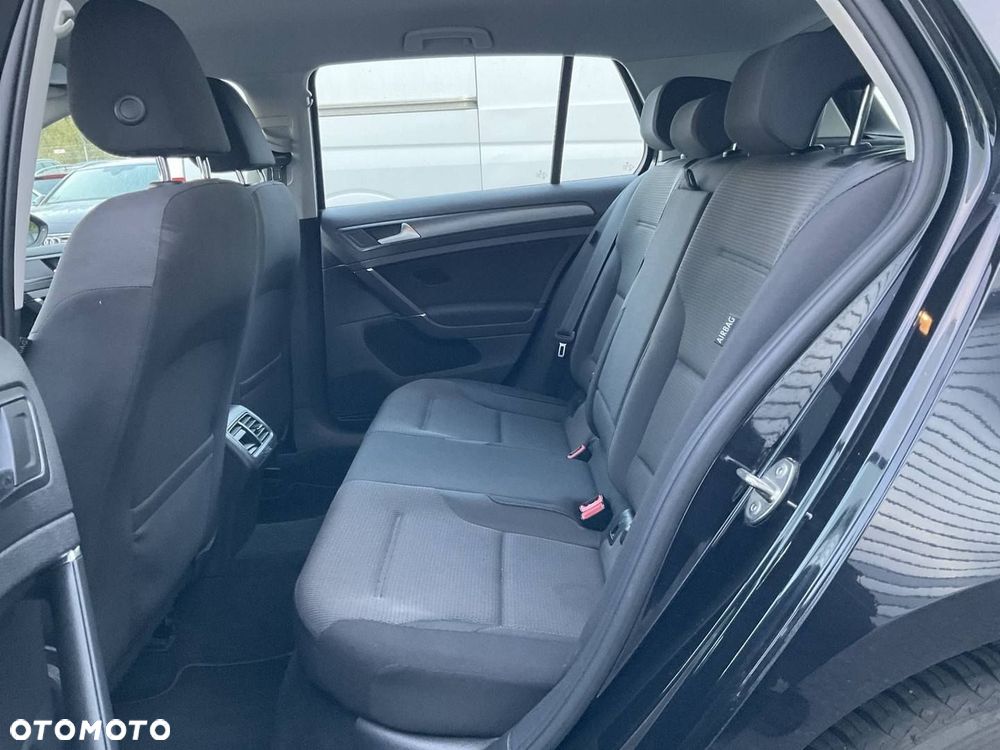 Volkswagen Golf - 12