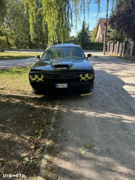 Dodge Challenger - 2
