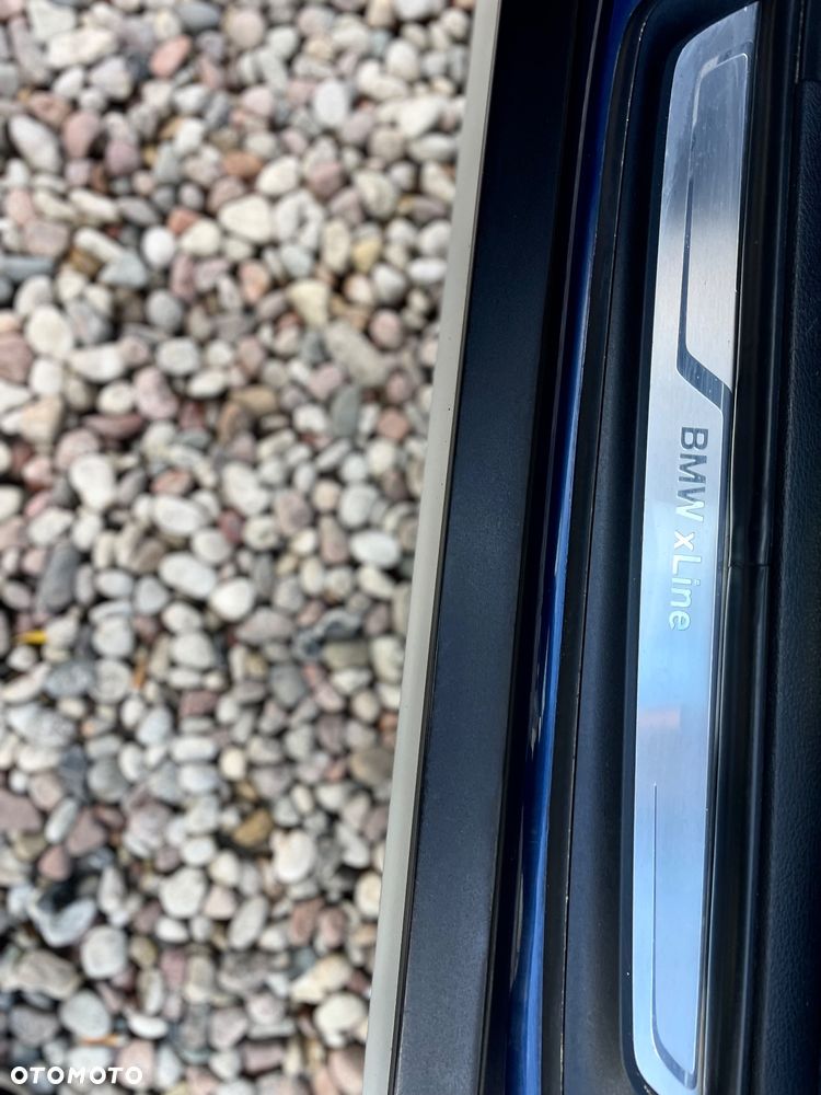 BMW X1 sDrive18d xLine - 32