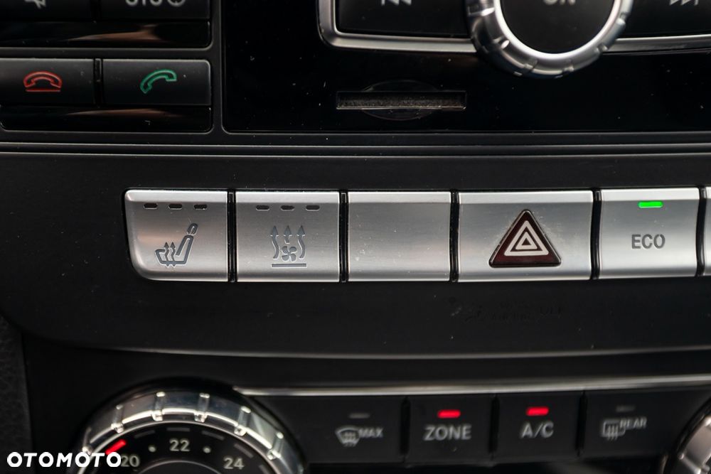 Mercedes-Benz Klasa C 180 (BlueEFFICIENCY) Avantgarde - 31