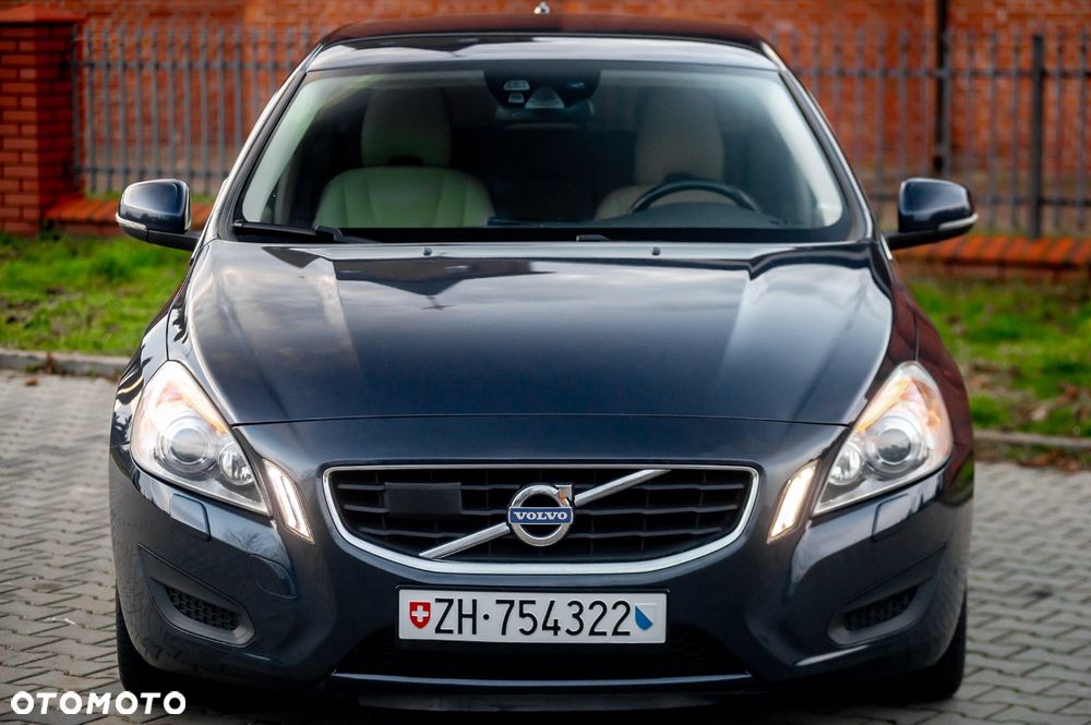 Volvo V60 T6 AWD Geartronic Momentum - 5
