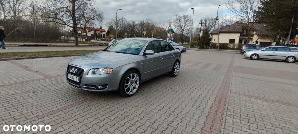 Audi A4 Limousine - 15