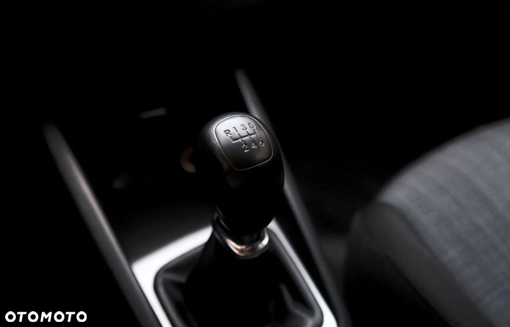 Kia Ceed 1.6 GDI Business Line - 28