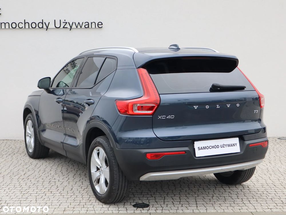 Volvo XC 40 T3 Momentum Pro - 3