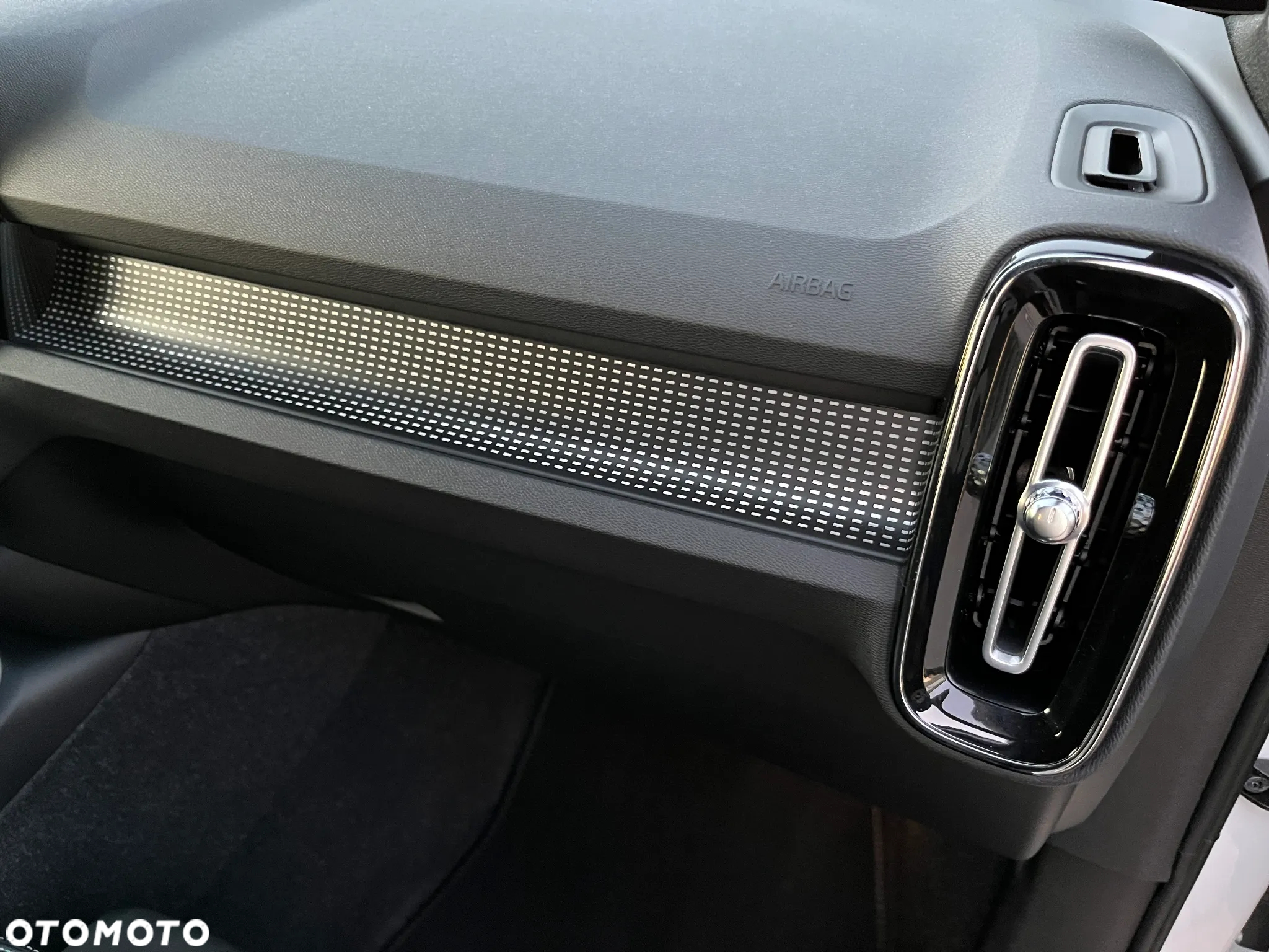 Volvo XC 40 T3 R-Design - 26