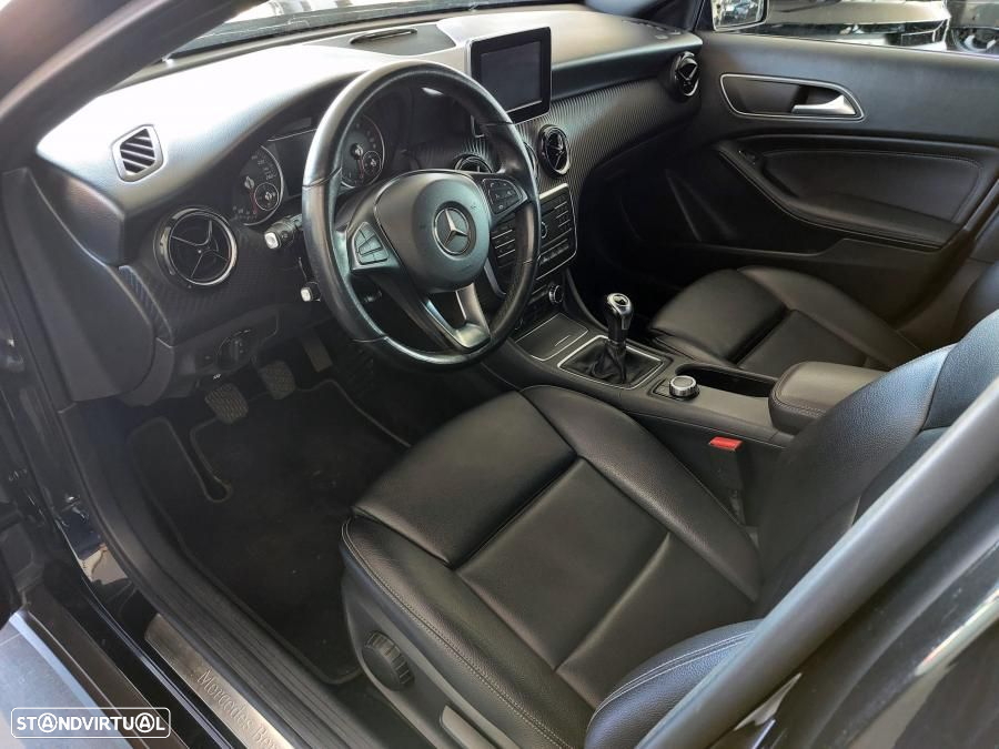 Mercedes-Benz GLA 180 Urban - 9