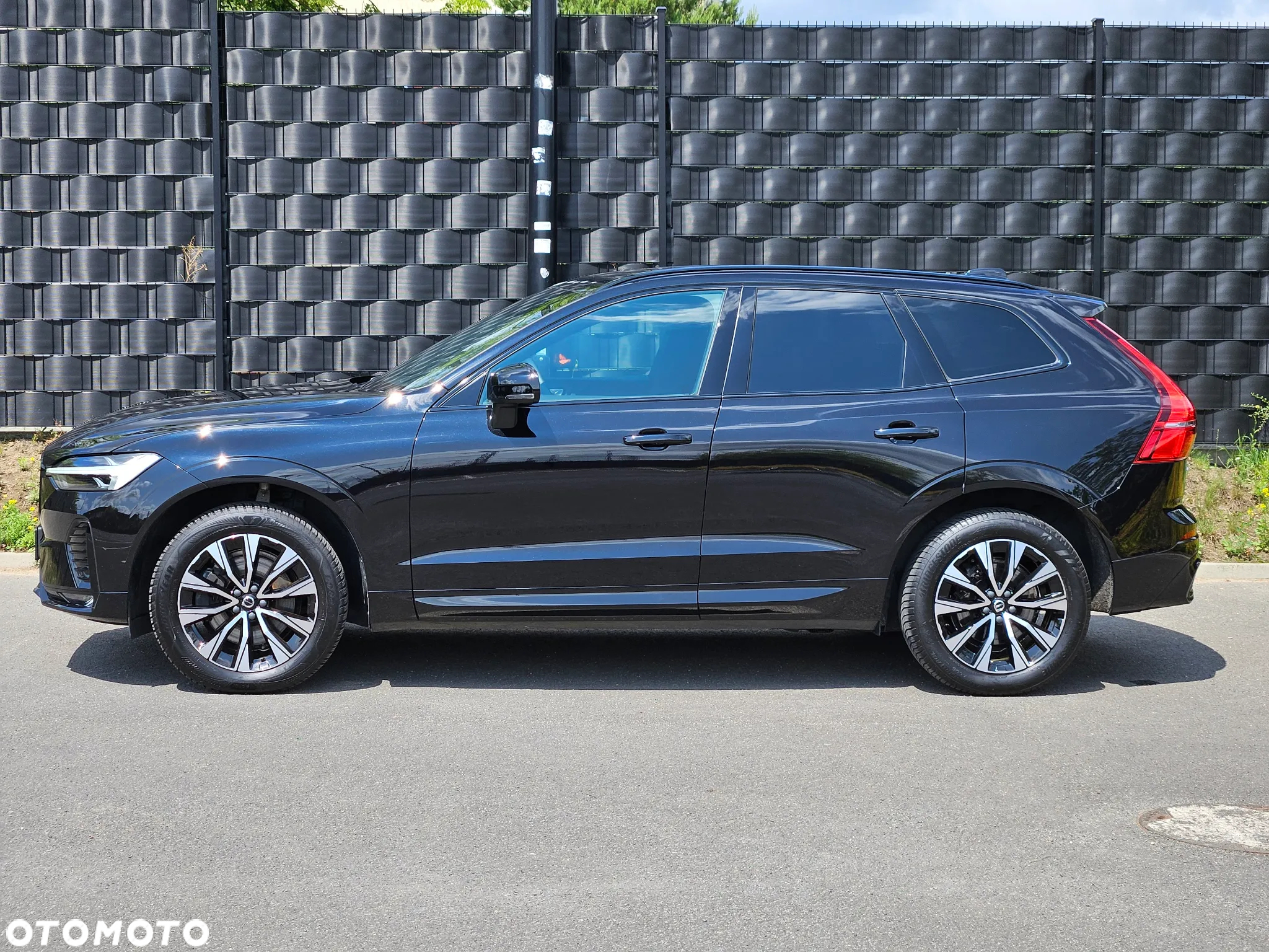 Volvo XC 60 B4 D AWD Plus Dark - 4