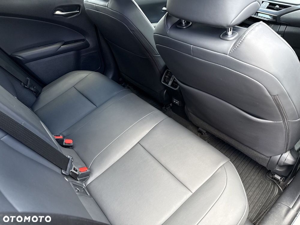 Lexus UX 250h GPF F Impression 2WD - 11