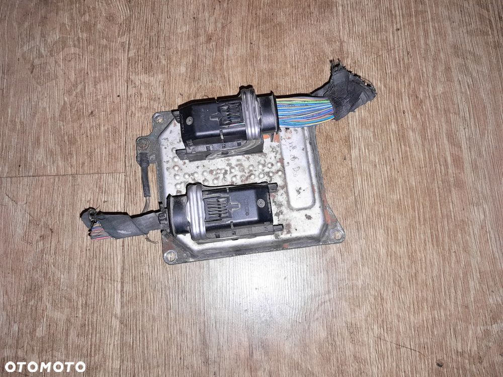 Sterownik silnika OPEL Vectra C Zafira B 02-08r. 1.8 16v 55355631 - 2