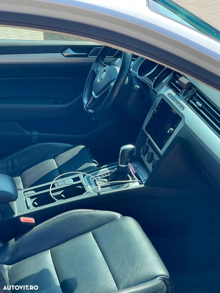 Volkswagen Passat - 4