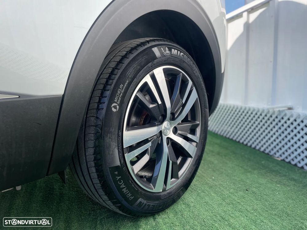 Peugeot 5008 1.5 BlueHDi Allure Pack EAT8 - 31