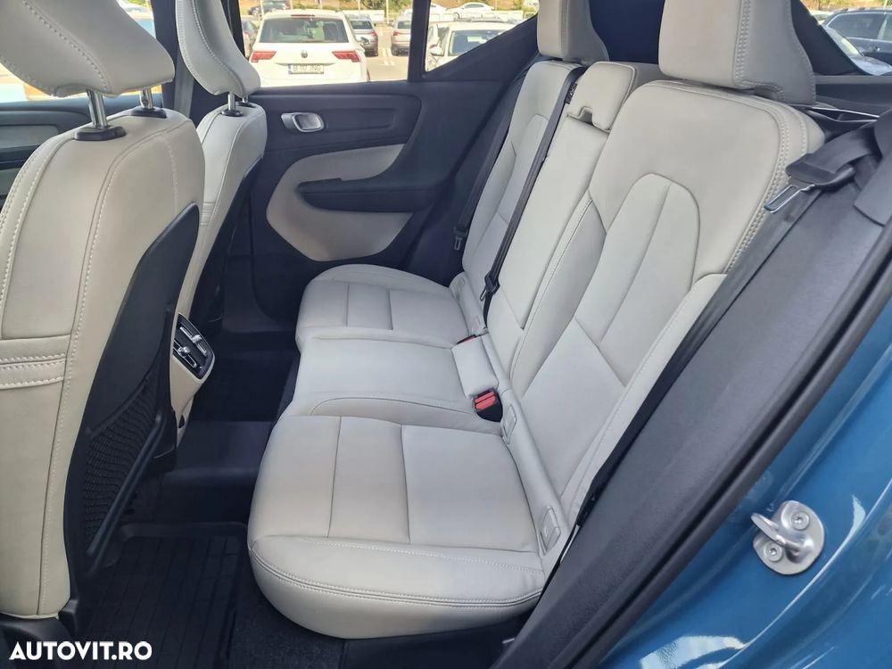 Volvo XC 40 B4 AT FWD MHEV Ultimate Dark - 35