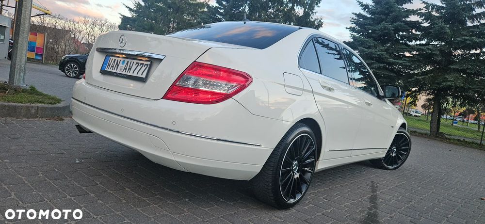 Mercedes-Benz Klasa C 180 BlueEFFICIENCY 7G-TRONIC Avantgarde - 15