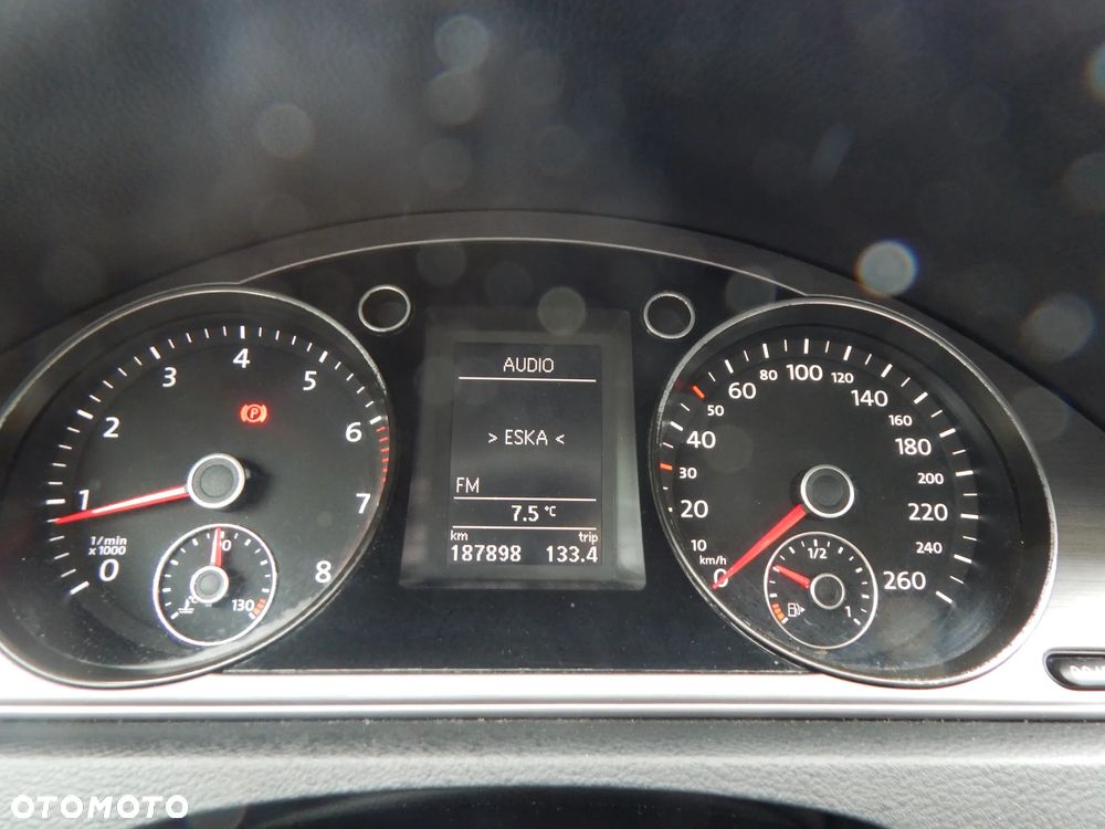 Volkswagen Passat - 21