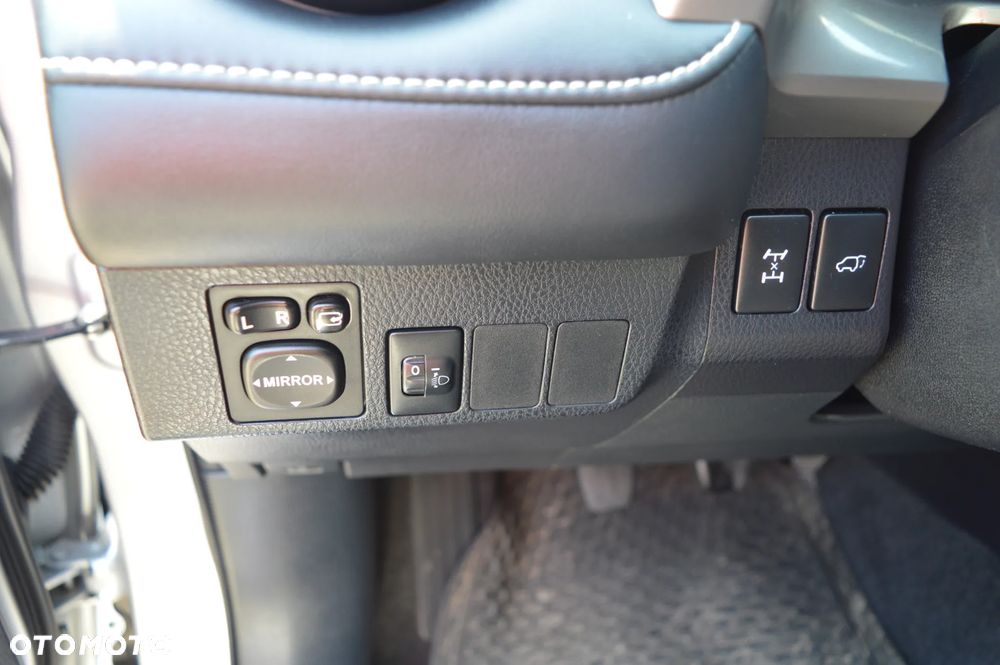Toyota RAV4 2.0 Premium 4x4 - 22