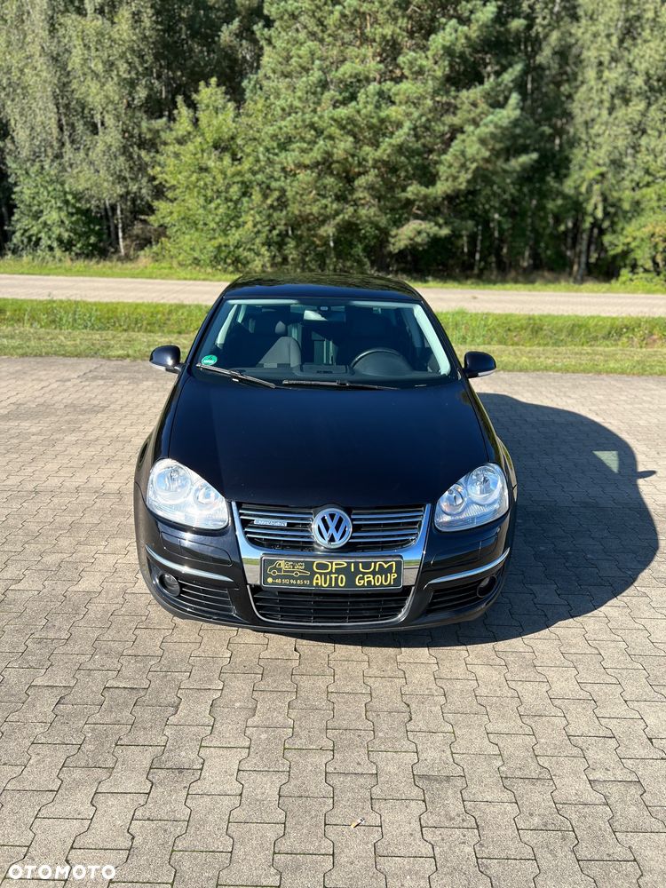 Volkswagen Jetta 2.0 TDI DPF Trendline - 6