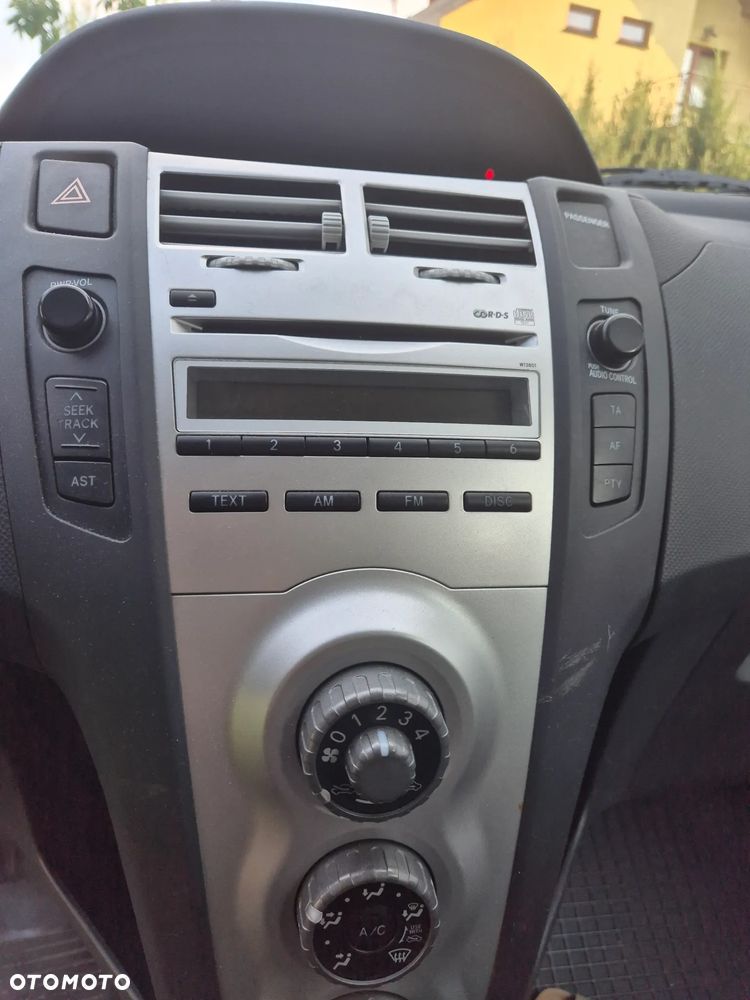 Toyota Yaris 1.3 Luna A/C - 6