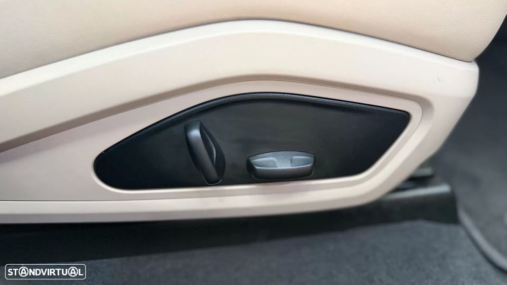 Porsche Taycan 4 - 17