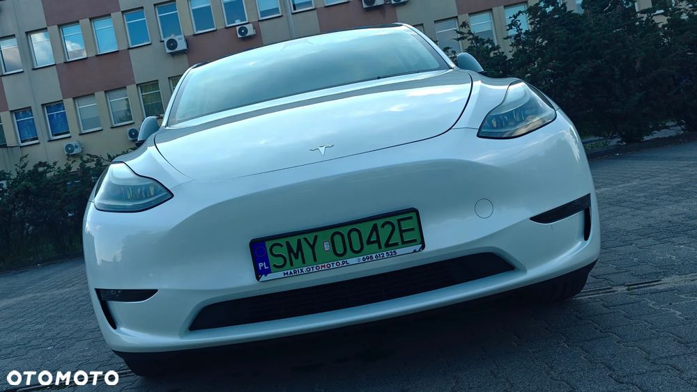Tesla Model Y Long Range Dual Motor AWD - 3