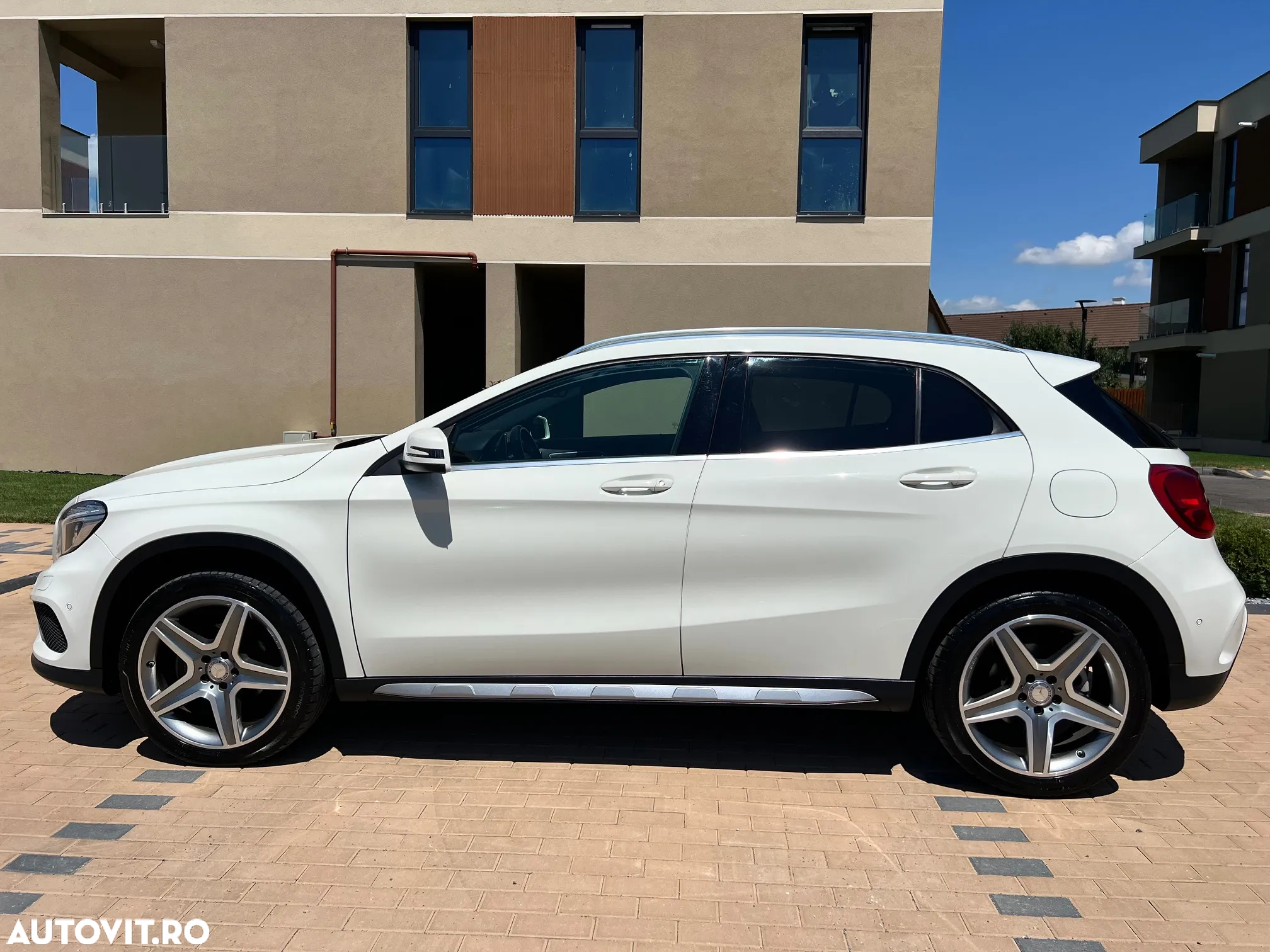 Mercedes-Benz GLA 200 7G-DCT AMG Line - 29