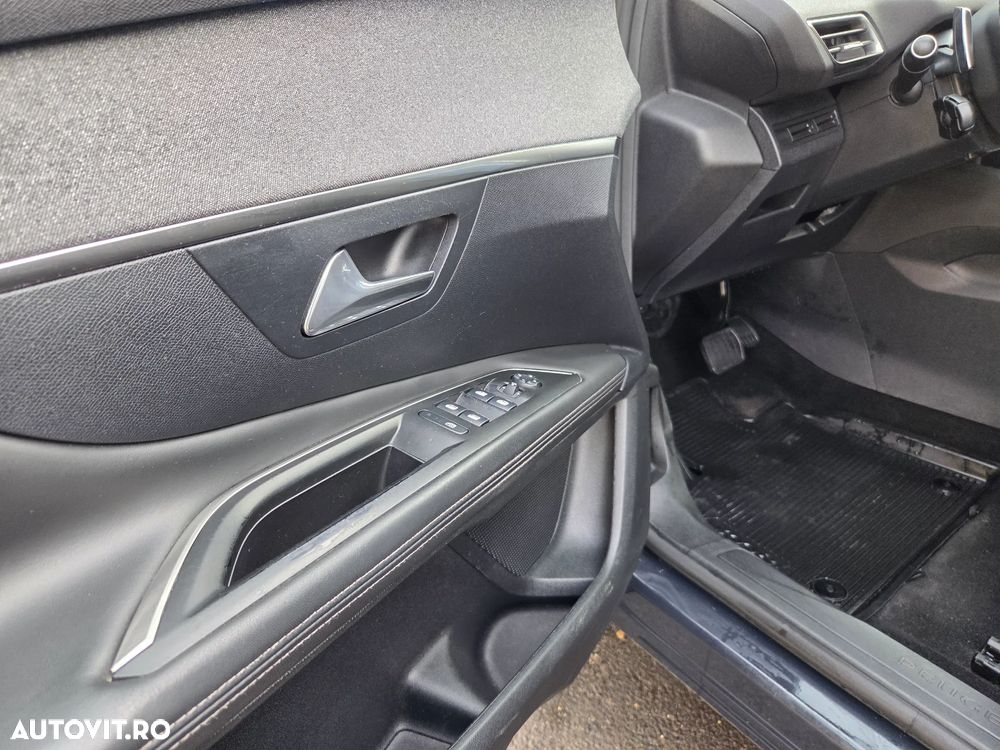 Peugeot 3008 1.6 BlueHDI S&S EAT6 Allure - 15