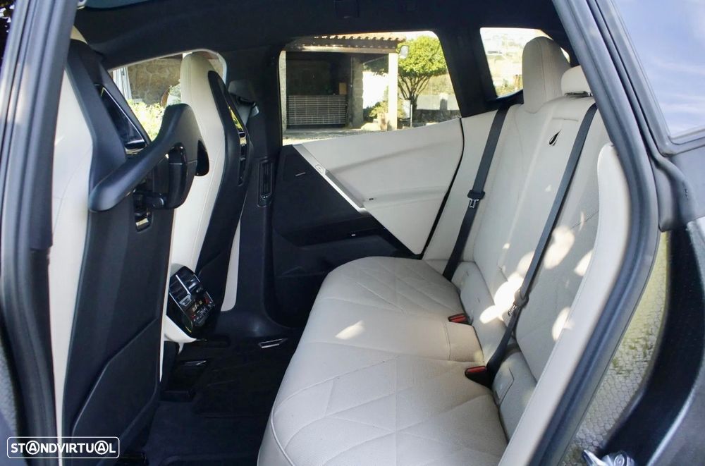 BMW iX xDrive 50 Pack Desportivo - 26