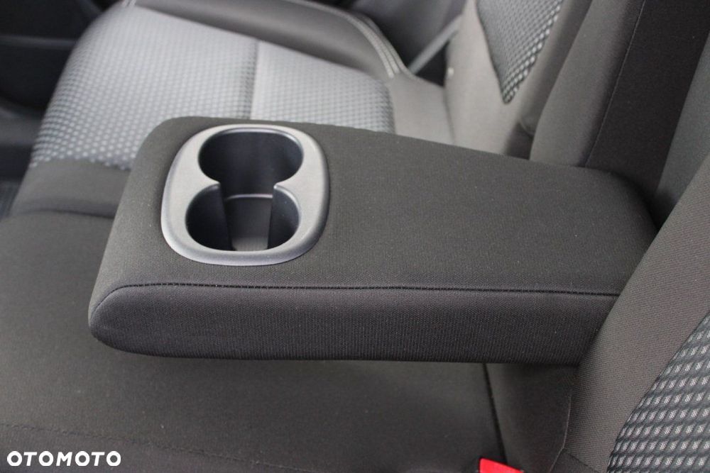 Mitsubishi Outlander - 21