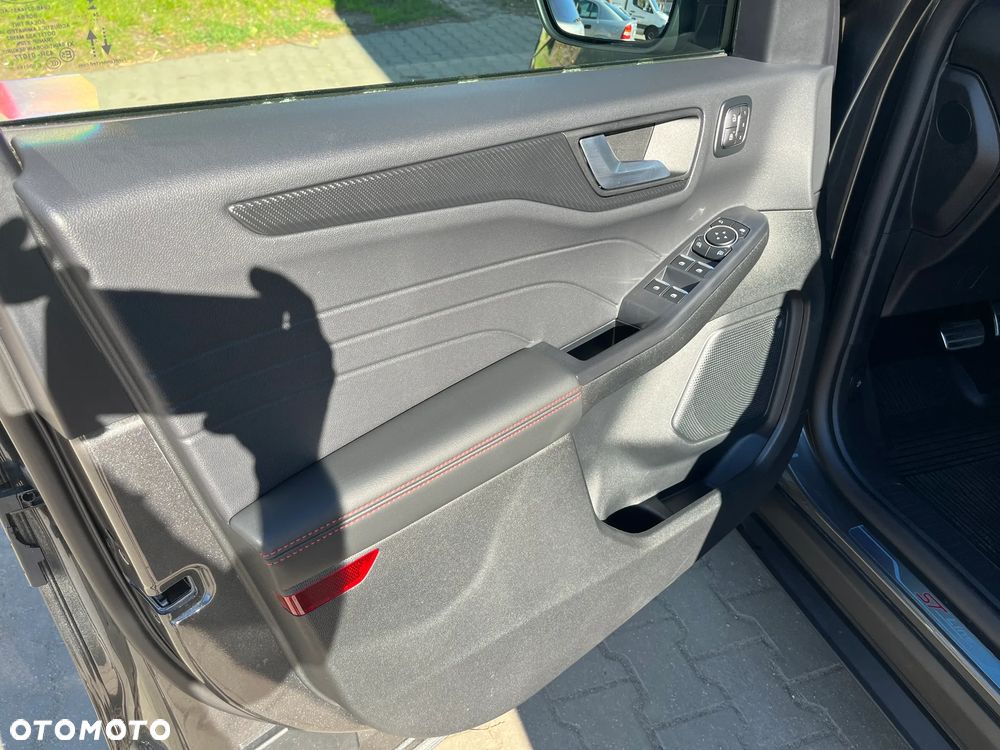 Ford Kuga - 12