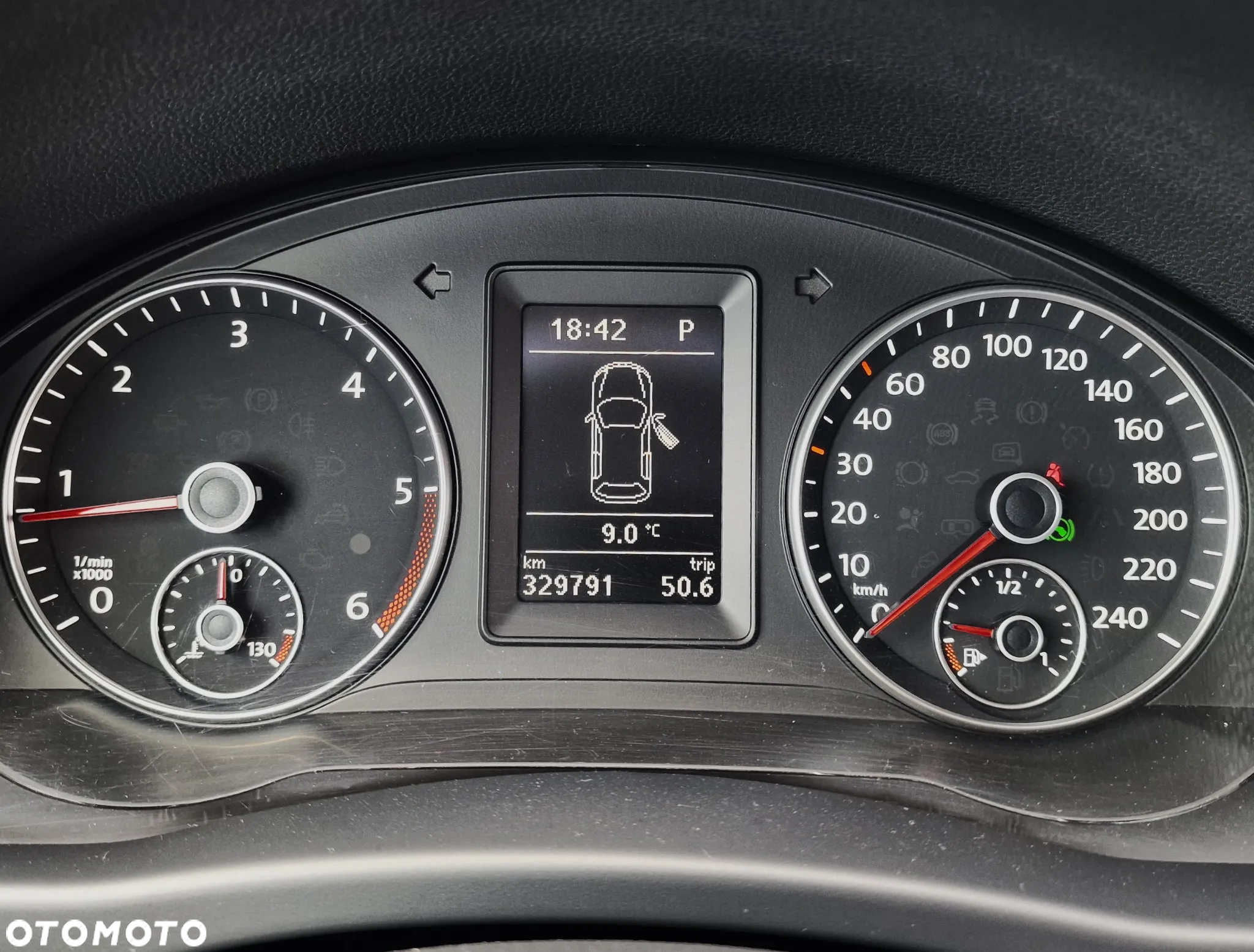 Volkswagen Golf Plus 1.6 TDI BlueMot Comfortline DSG - 31